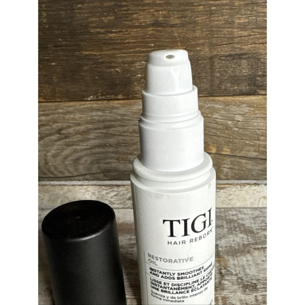 TIGI smoothing hair